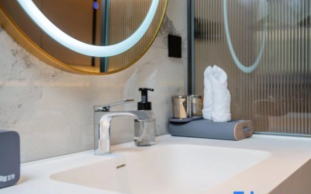 Guangzhou Zhujiang New Town Jinan University Shipai Campus Yizhi Hotel