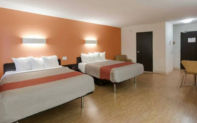 Motel 6 Brandon, MB