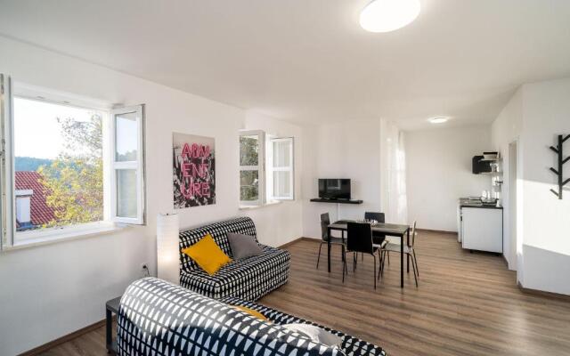 Residence & Pool Villa Schwarz Suites