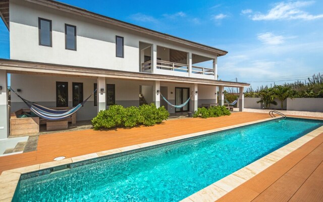 Luxurious Ocean View Getaway!
