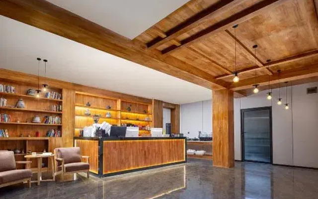 VALATOMS Van Latu Hotel (Siguniang Mountain Scenic Area Second Branch)