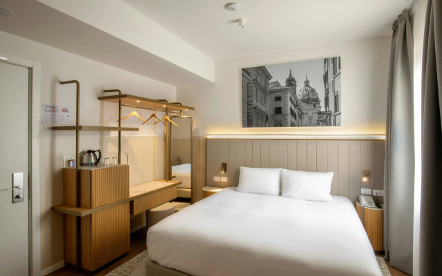 Cosmopolita Rome Colosseum, Tapestry Collection by Hilton