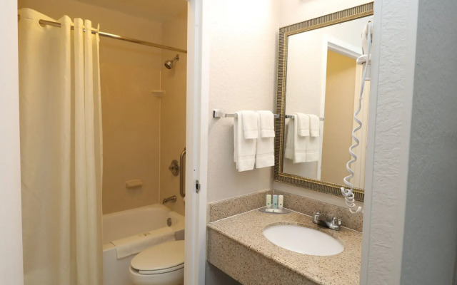 Quality Inn Miami Airport - Doral