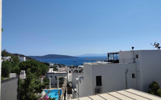 Flat 600 m to Beach With Sea View in Bodrum