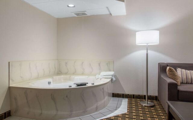 Asteria Inn & Suites