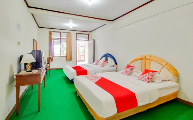 Penginapan Christina by OYO Rooms