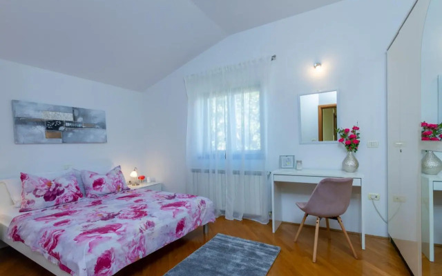 Apartment Mirjan
