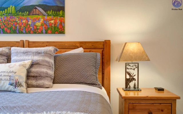 Modern Nordic 2 Bedroom Mountain View Condo