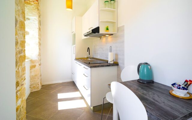 L U X E Split Luxury Rooms