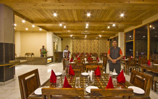 Snow Flakes Resort And Spa Centrally Heated Luxury Resort
