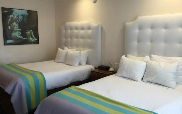 Beverly Laurel Hotel at West Hollywood