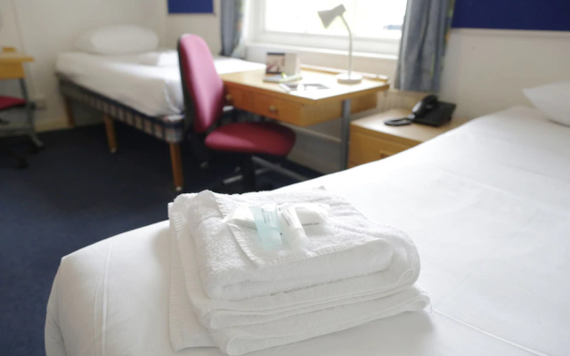 Pembridge Court Hotel