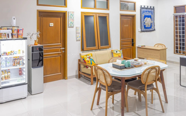 RedDoorz at Uma Arda Hometown – Guest Rooms – Tasikmalaya