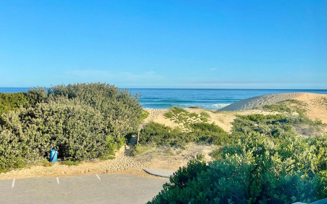 8 Settler Sands Beachfront Accommodation Sea View