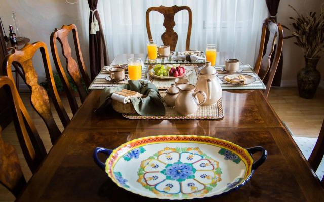 La Colina Bed and Breakfast