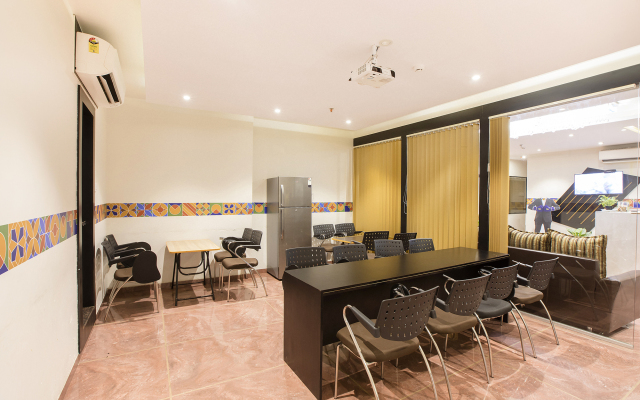 FabHotel Prime Le Western