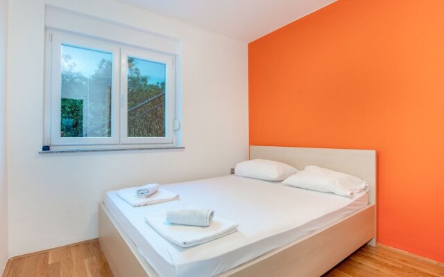 Elegant Apartment in Novalja near Sea