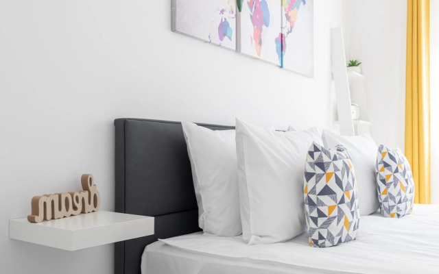 Trendy flat by the University