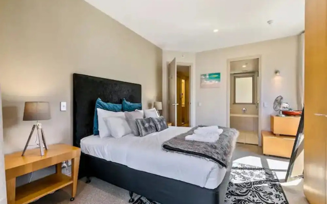 Enormous One Bedroom Beauty In Cbd! Free Parking