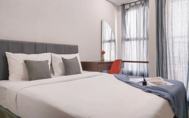 Good Place And Comfy Studio At Transpark Bintaro Apartment