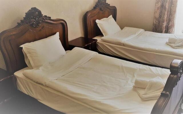 Hotel "AVENJu"