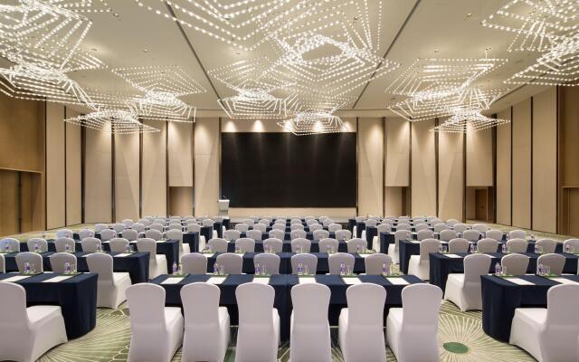 Holiday Inn Zhengzhou Riverside by IHG