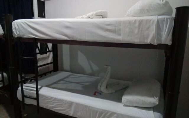 Ikaro Beds - Hostel - Adults only