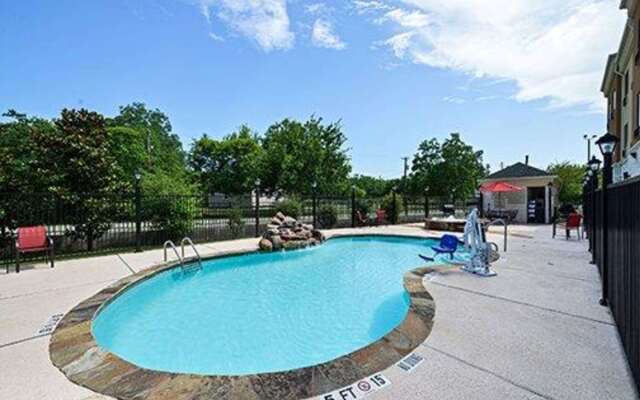 Comfort Suites Bay City