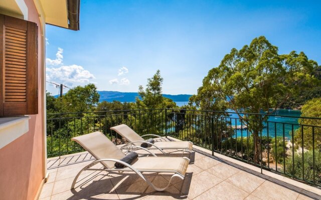Rhodia Beach Villa in Ithaki