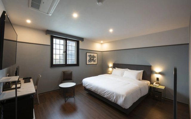 Gupo Brown-Dot Hotel