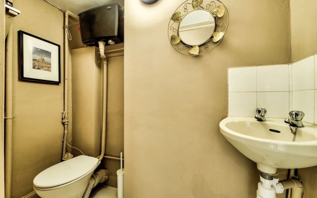 JOIVY Famous St. Mary's Street Old Town Apartment