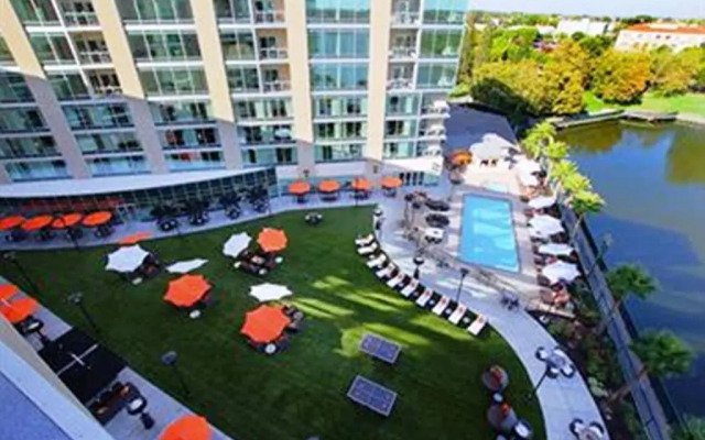 University Plaza Waterfront Hotel