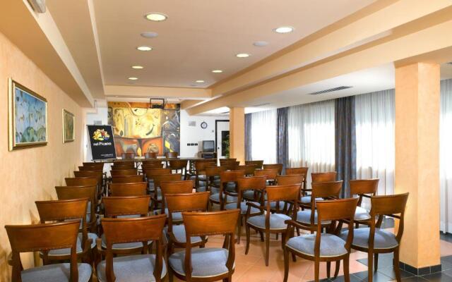 International Hotel & Suite
