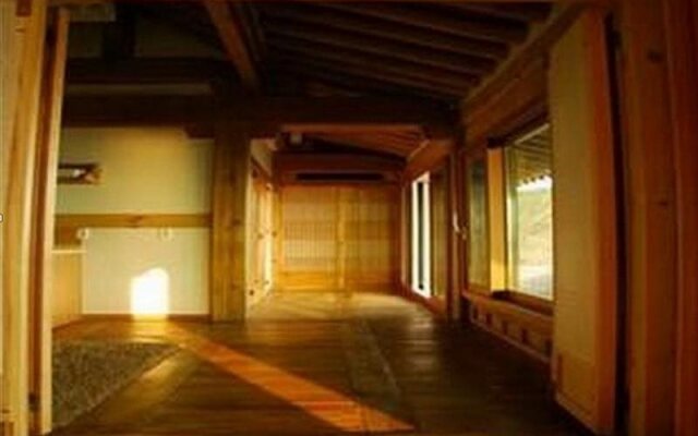 Namhae Hanok Pension Gowunjae