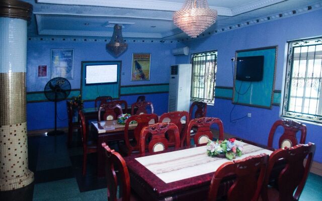Abanet Hotel