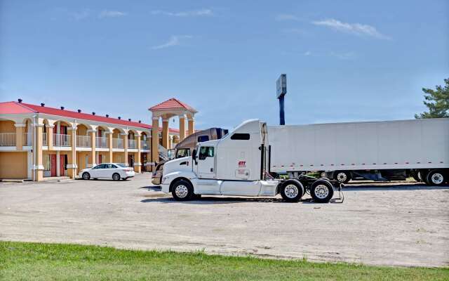 Days Inn by Wyndham Louisville Airport Fair and Expo Center