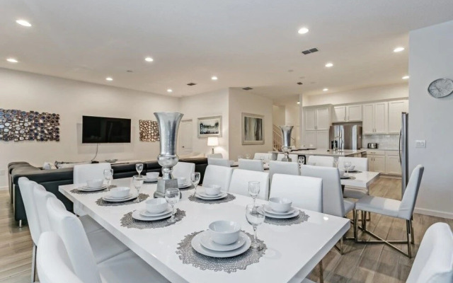 12 Bedroomsq Foot Villa Villa by Redawning