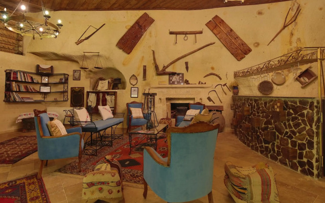 Jerveni Cave Hotel