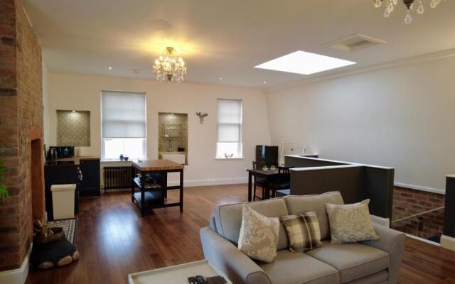 The Bards Loft, Large Studio Apartment