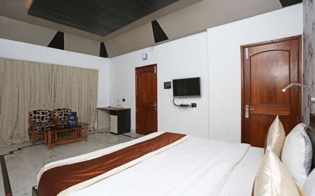 OYO 6680 Hotel Galaxy International