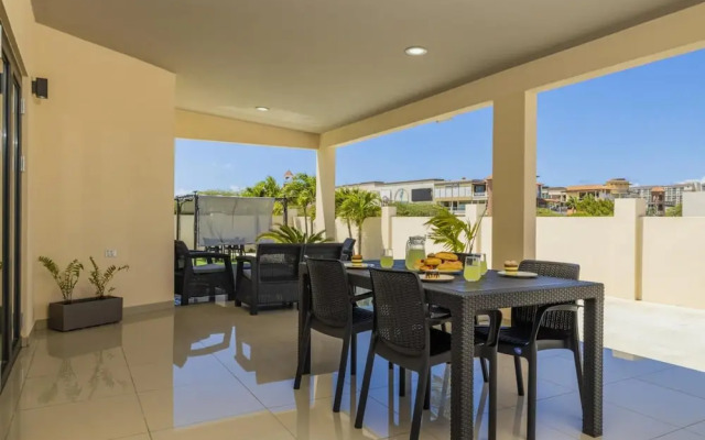 NEW 4br4ba Villa Across of Palmbeach w Pvt Pool