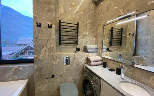 Apartamenty na ulice Zashchitnikov Kavkaza 114