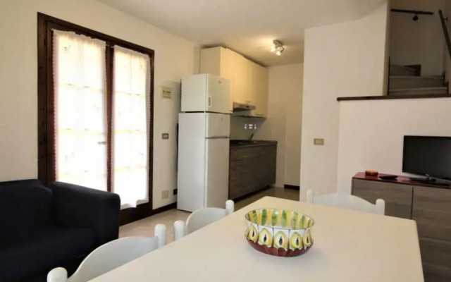 Relaxing Flat 700m From the sea