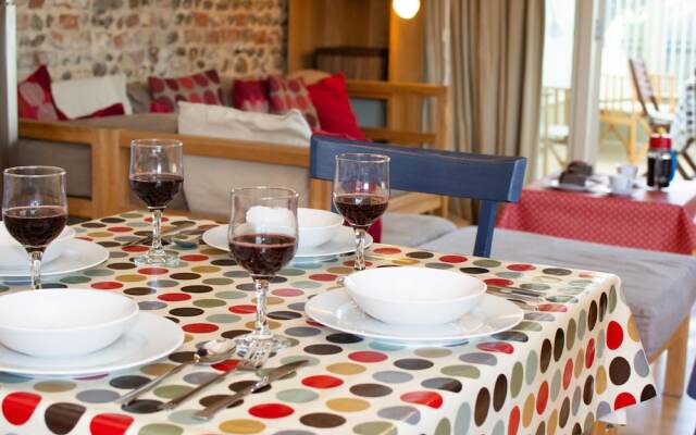 Traditional Holiday Home in Briston With Garden