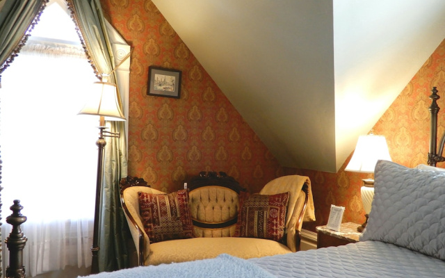 Cest La Vie Inn