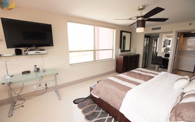 Alexander 1421 3 Bedroom Apts by RedAwning