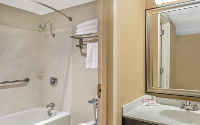 Ramada Hotel & Conference Center by Wyndham Paintsville