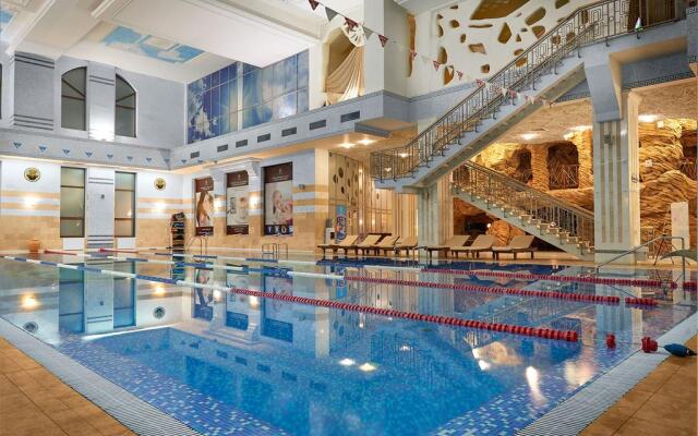 Ark Palace Hotel
