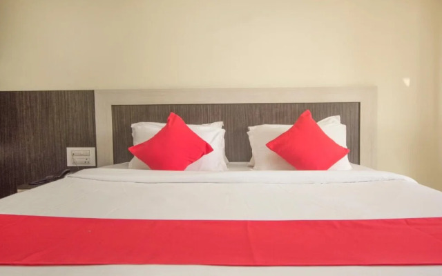 Hotel Debrani International