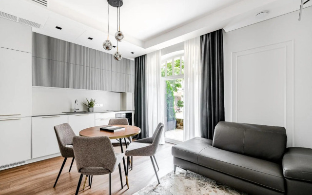 Luxurious Apartment in Vilnius Old Town by Reside Baltic